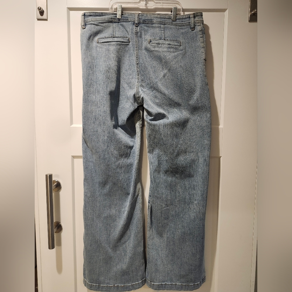 Kut from the Kloth Women's Wide LegJeans - Light Blue Size 14 - Picture 3 of 4